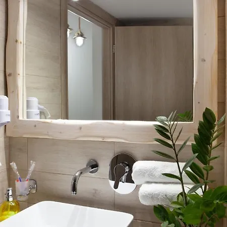 Amazing Vineyard View Luxury With Juccuzi! *