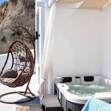 Amazing Vineyard View Luxury With Juccuzi!